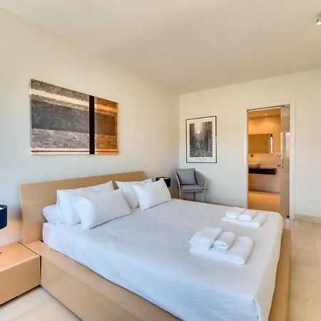 Vacation I Fuentes, Prime Location, Perfect For Families And Big Groups, Shared Pool *