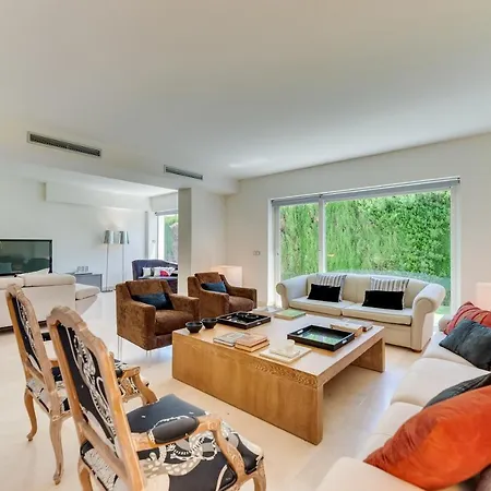 Vacation I Fuentes, Prime Location, Perfect For Families And Big Groups, Shared Pool Villa *