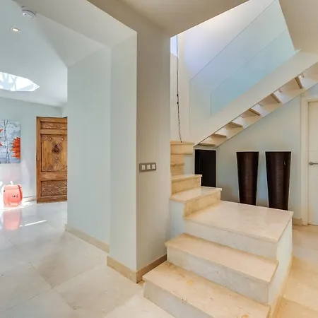 Vacation I Fuentes, Prime Location, Perfect For Families And Big Groups, Shared Pool Villa *